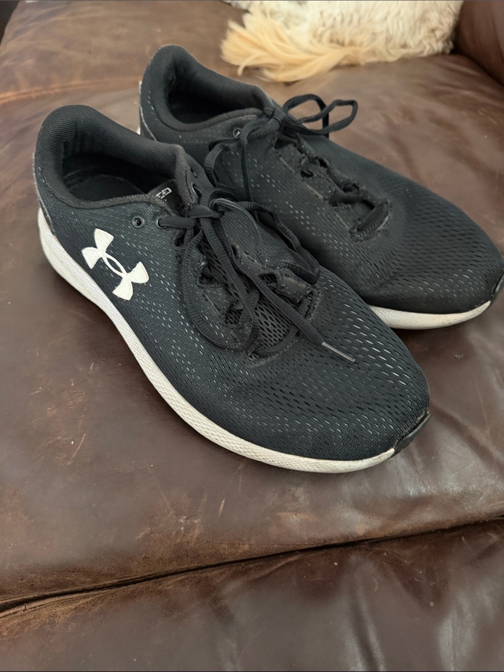 Under Armour Black and White Breathable Mesh Trainers size 9